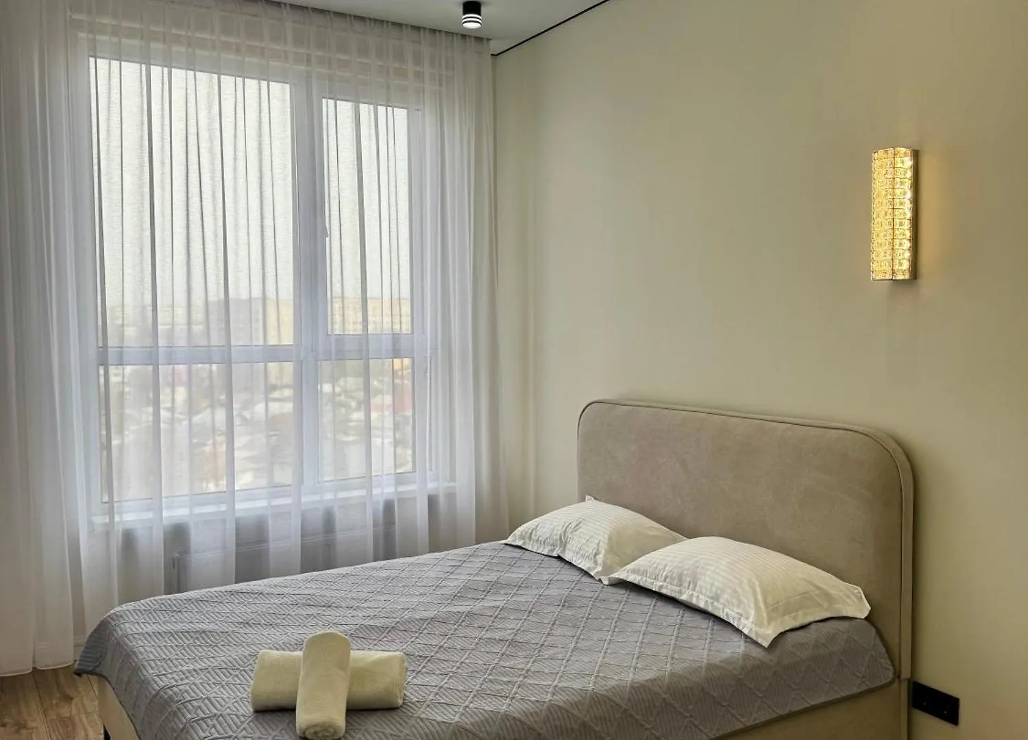 Двухкомнатная Студия С Панорамным Видом На Горы Almaty Apartment